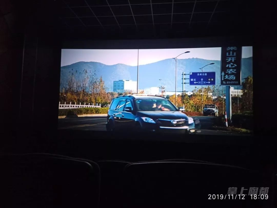 每当看到这些熟悉的场景出现在大屏幕上,小氿窝都会产生一种亲切感和