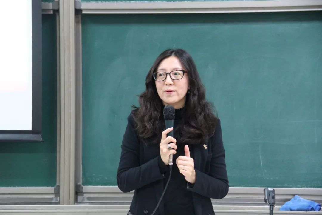 译闻外国语学部高级翻译学院我与祖国共奋进先进班集