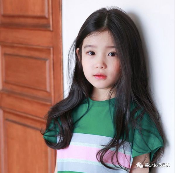 原创1岁出道8岁被封全球最萌芭比却即将被迫遮脸见人