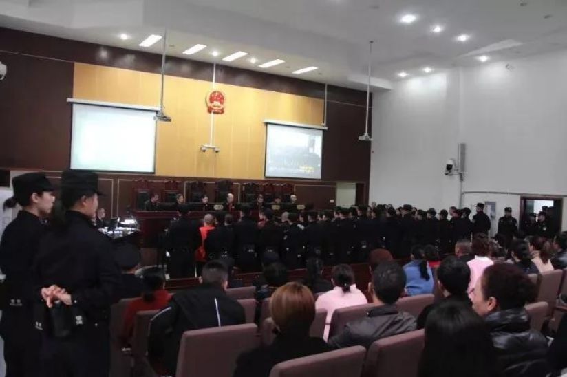 痛快曾盘踞在遂宁市火车站的这个黑社会团伙成员判了首犯被判25年