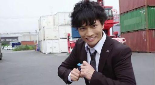 迫害二骑是《假面骑士》粉丝的传统,中日网友各种p图迫害不破谏_物理