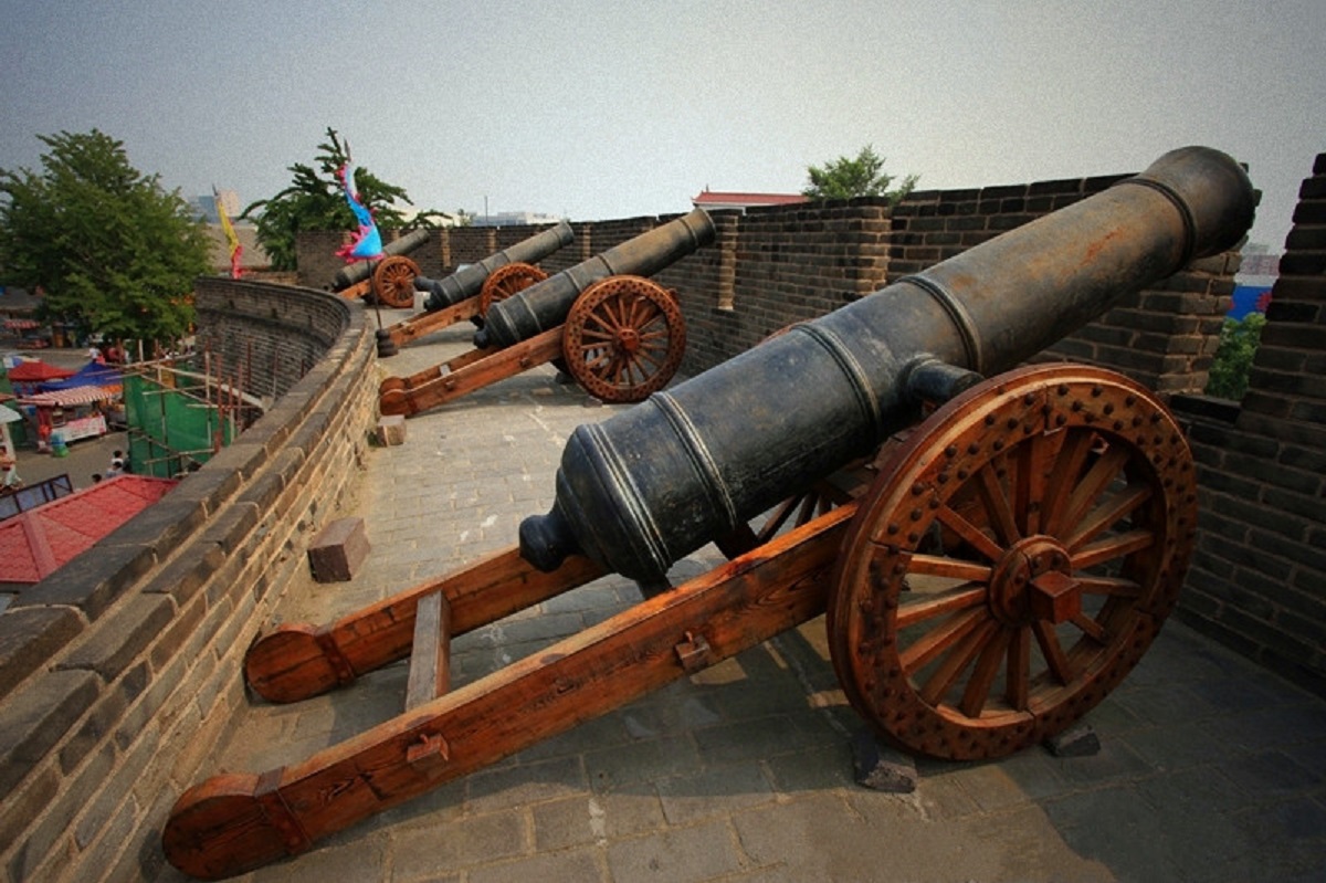 原创吴三桂的舅舅祖大寿跟清军入关后病死在北京为何坟墓在加拿大