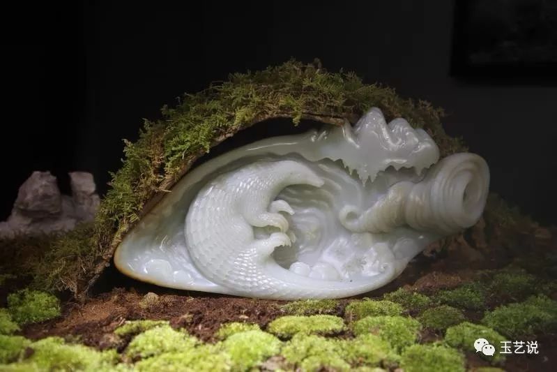 百花奖金奖作品:他用玉雕讲述了一个悲痛的故事!_雕刻