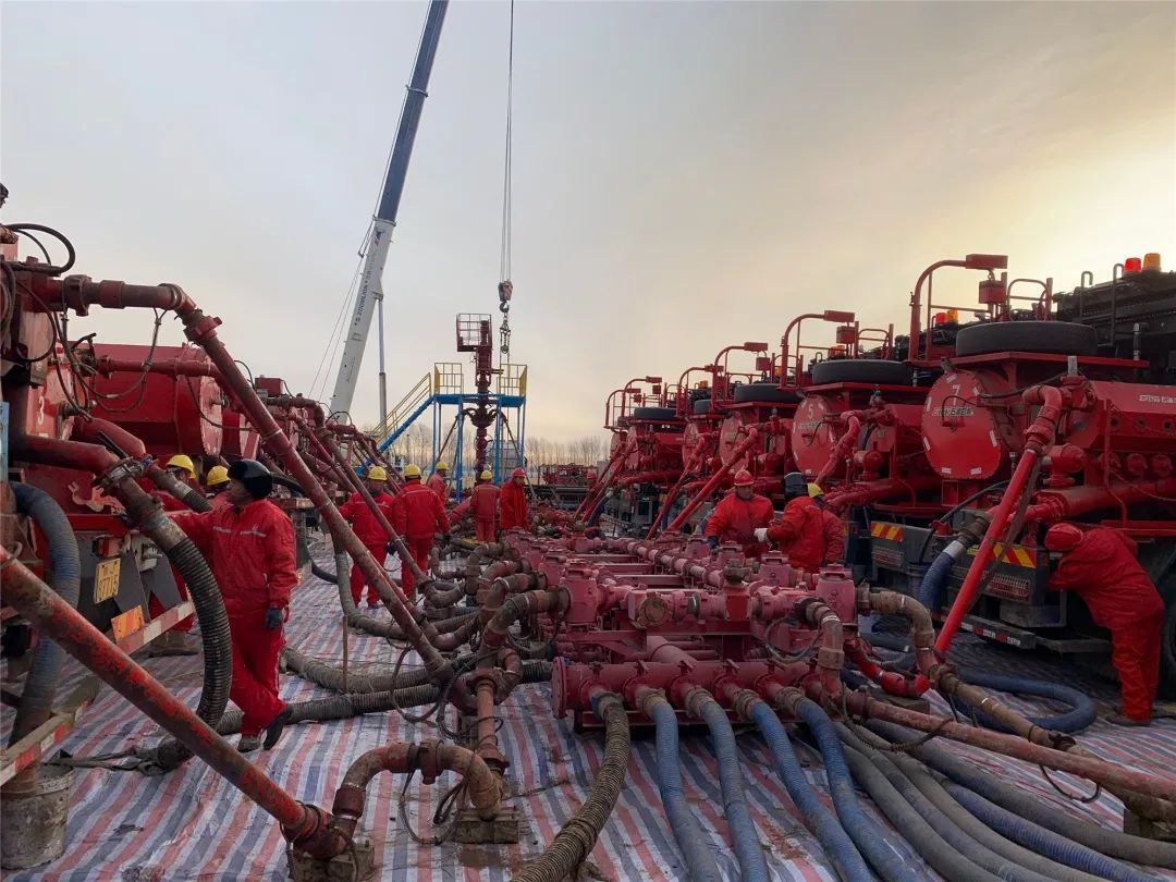 中原井下圆满完成松油页3井压裂施工