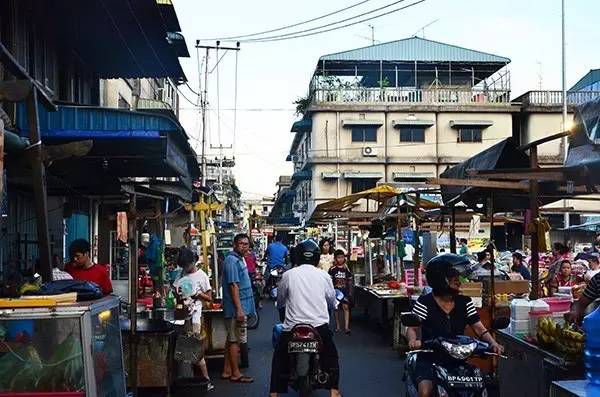 想知道什么是民丹岛风情来丹绒槟榔