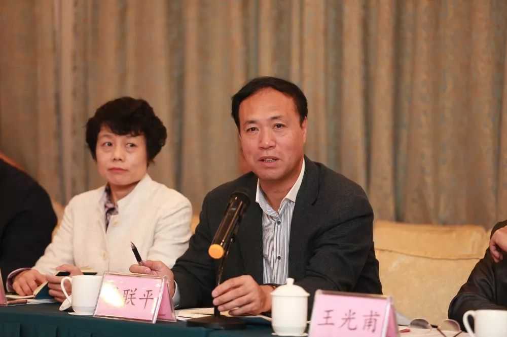 东城区人民政府副区长赵凌云,东城区委教工委书记刘藻,东城区教委主任