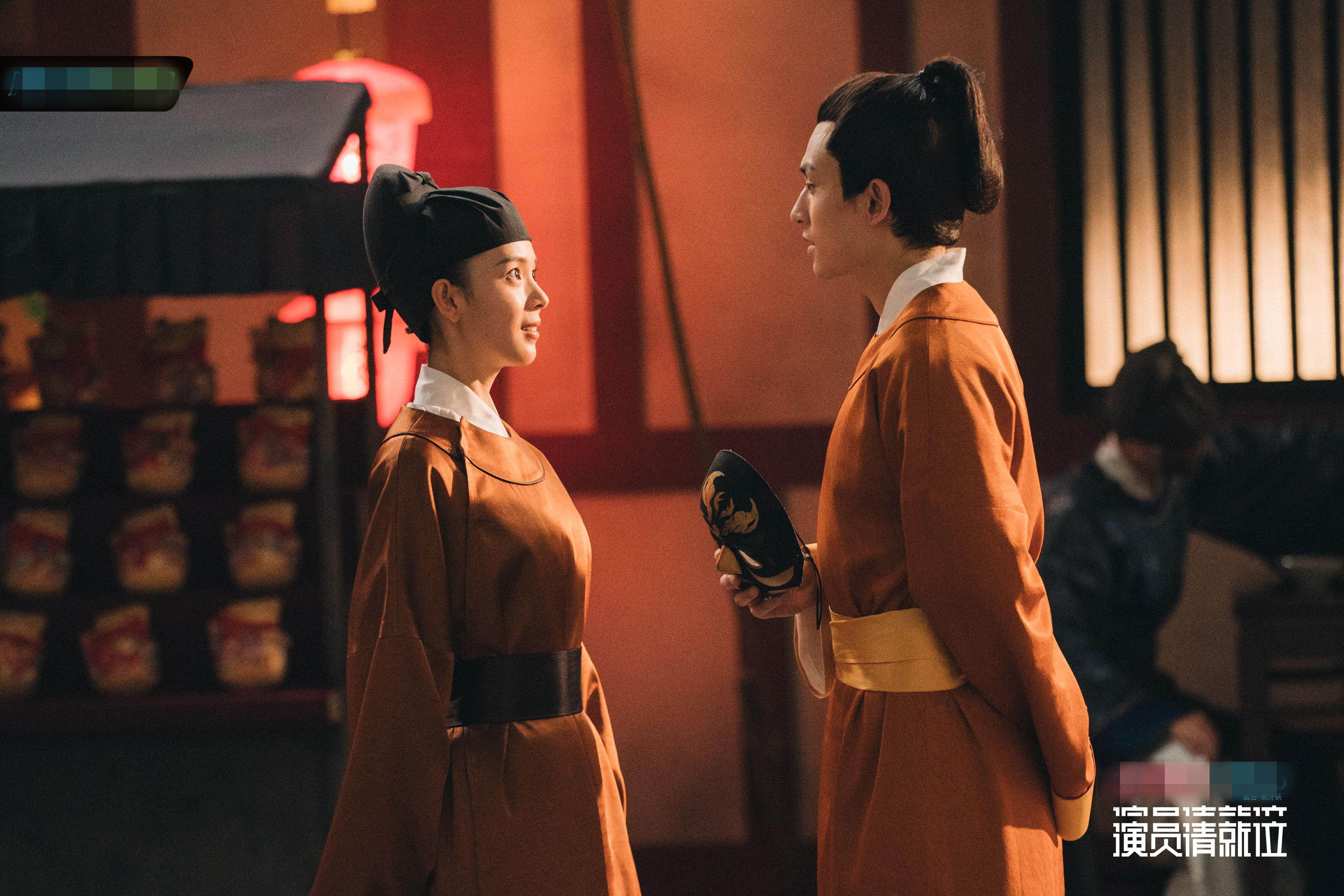 中,沈梦辰凭借《粉红女郎》"结婚狂"一角重新凸显了自己演员的身份,本