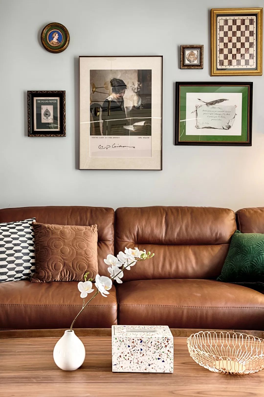 140㎡复古未来风墨绿色与棕色搭配才是时髦精的选择