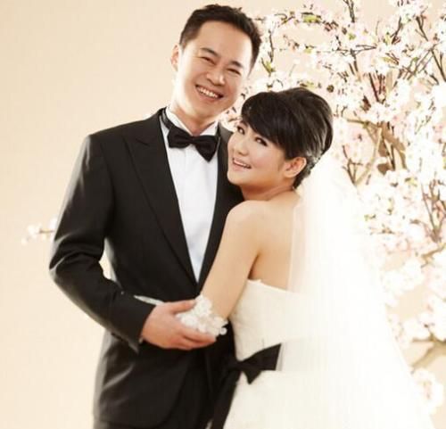 离婚三年后 前夫张承中新恋情得selina祝福_尹馨