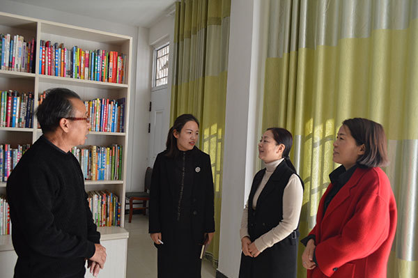 徐丽先后来到张店乡文化站,图书馆,广播室,黄楼村党群服务中心等进行