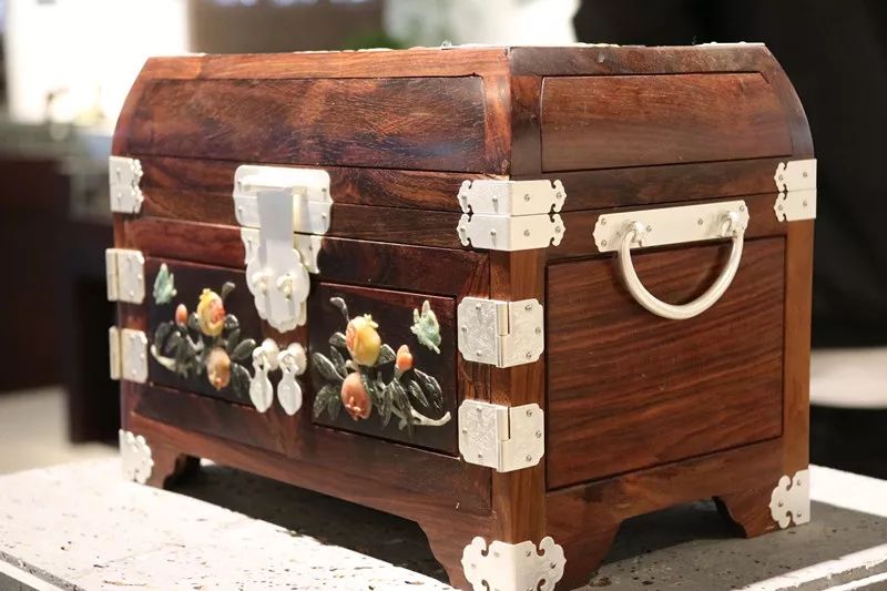 点石成金鹿城缪成金父子的彩石镶嵌传承梦