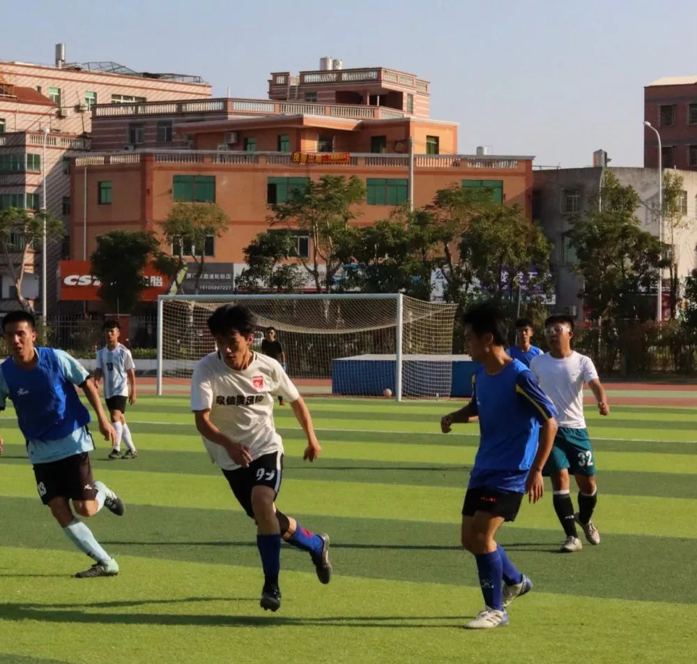 社团活动泉州信息工程学院足球队与厦门医学院足球队友谊赛圆满落幕