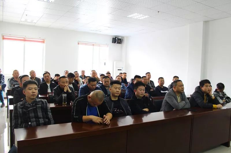 动态|新运公司开展驾驶员冬季道路交通安全培训_行车