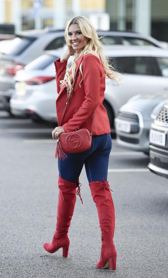 克里斯汀·麦吉尼斯(christine mcguinness)人看起来很精神.