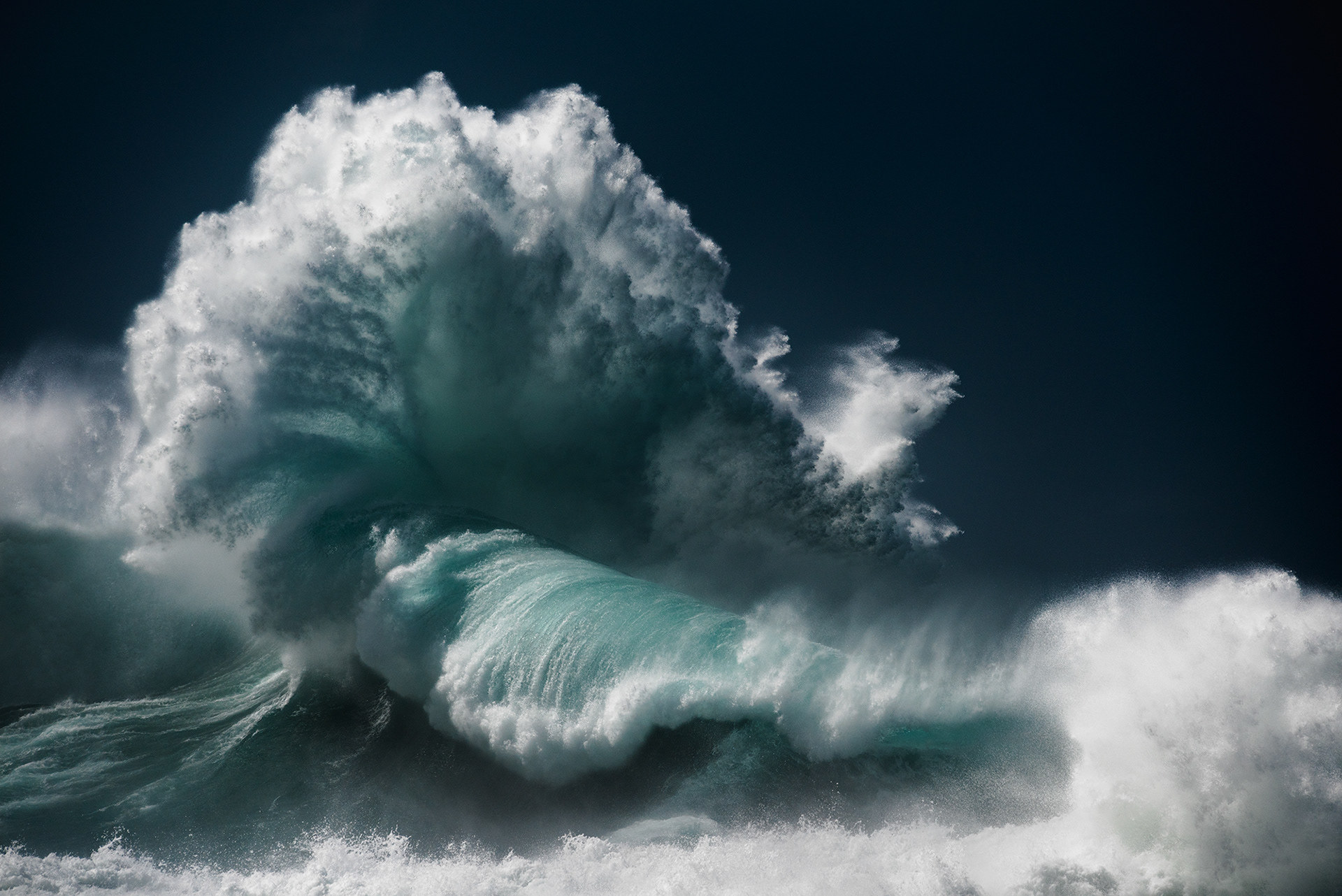 漩涡9(2016年)卢克·夏德波特(luke shadbolt)在他的大型水上照片中