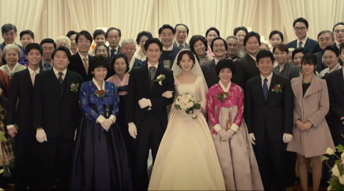 电视剧最后,给善宇和宝拉送上一场飙泪婚礼,是对这段来之不易感情的