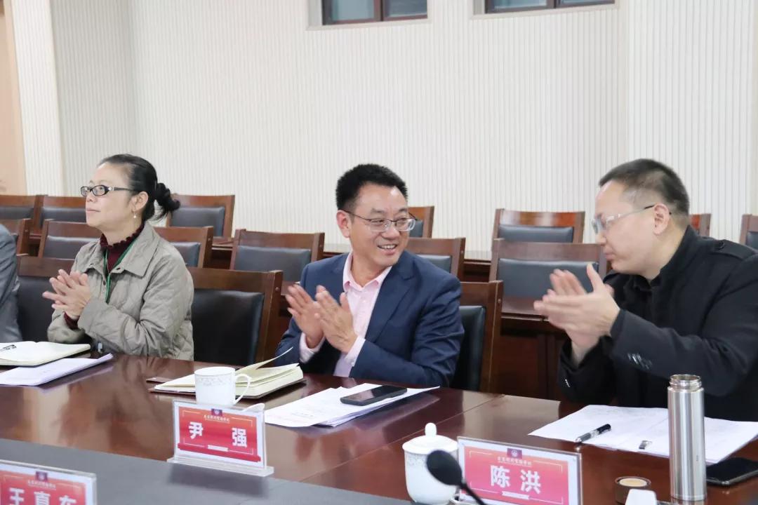 会上,富顺县教体局局长洪富祥作了讲话,他说:"感谢各位专家对衡川