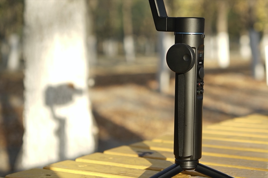 思锐手机稳定器swiftm1折叠更出彩