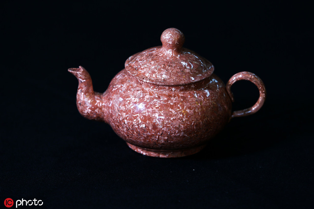 实拍国家非遗云南德康斑铜02三代铜匠世家千锤百炼打造艺术瑰宝