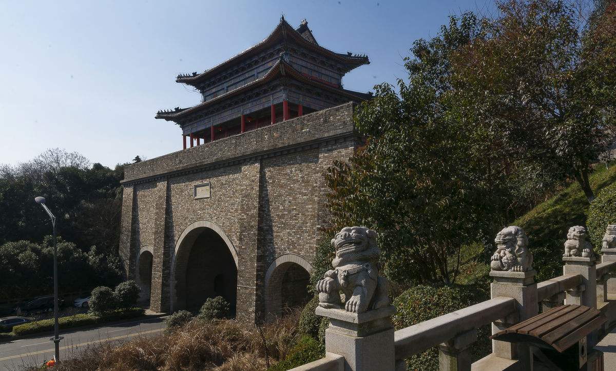 原创吴三桂的舅舅祖大寿跟清军入关后病死在北京为何坟墓在加拿大