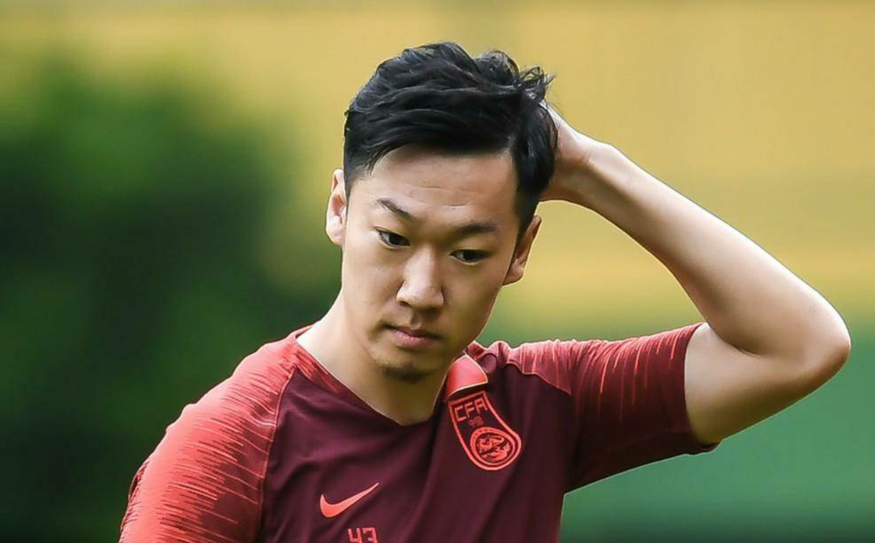 原创恒大拼搏奖有主了!张琳芃强烈要求带伤出战,一人成国足"鸡肋"