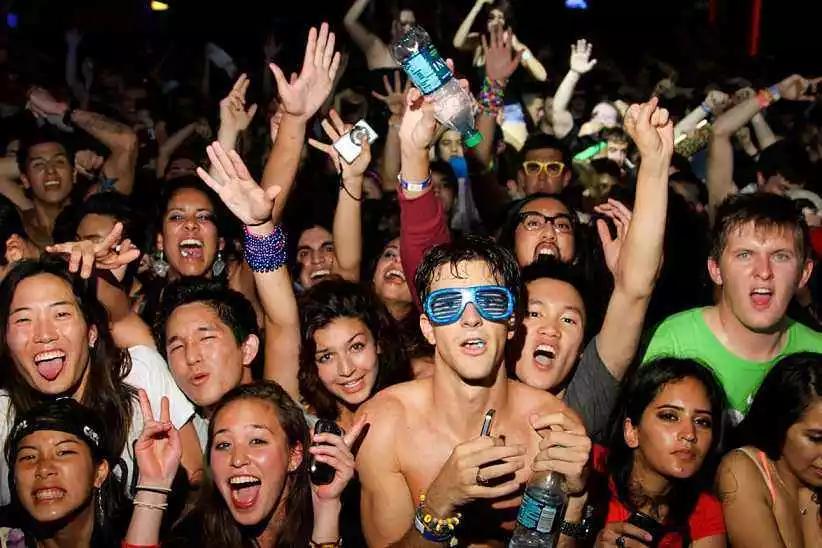 留学生须知国外蹦迪文化指南