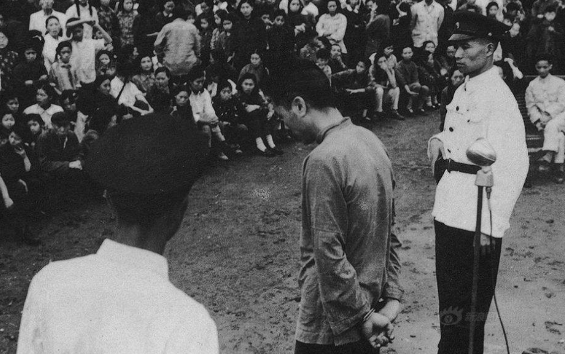 原创重庆渣滓洞头号刽子手,害死300多人,藏在农村6年终被识破