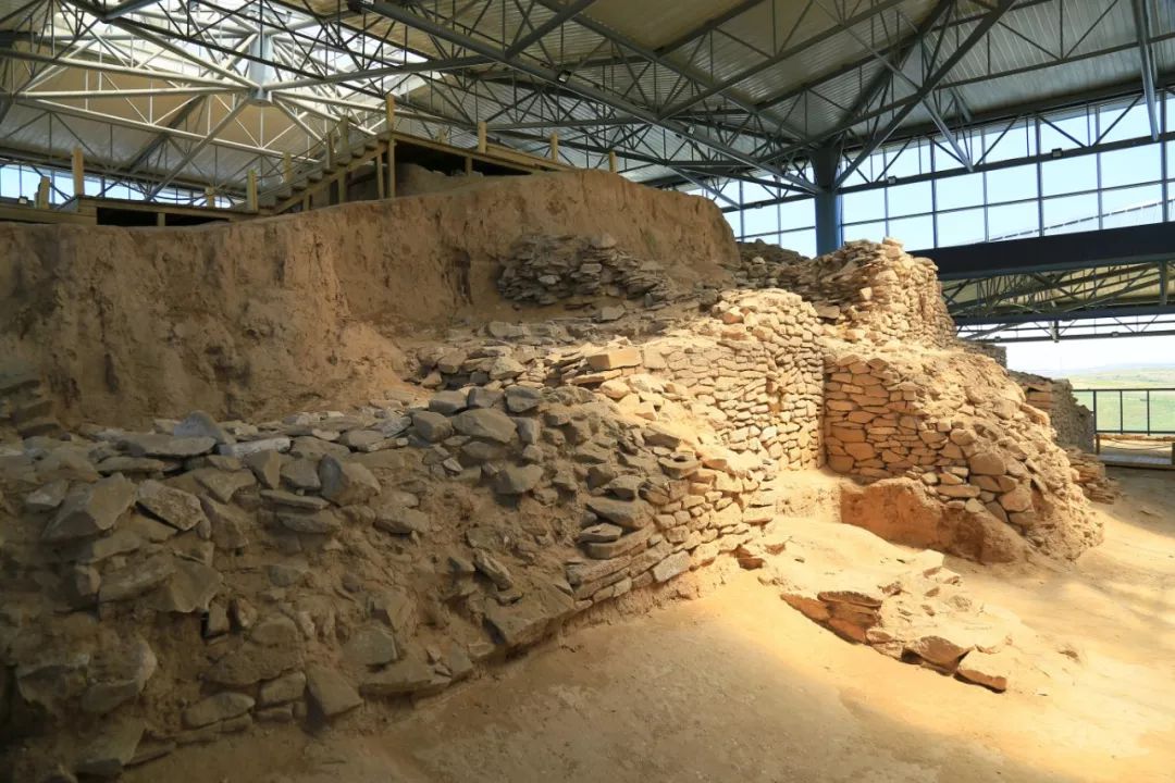 石峁遗址秦长城怀朔镇遗址百灵庙黄河湿地公园1481 / 2564 km接下来