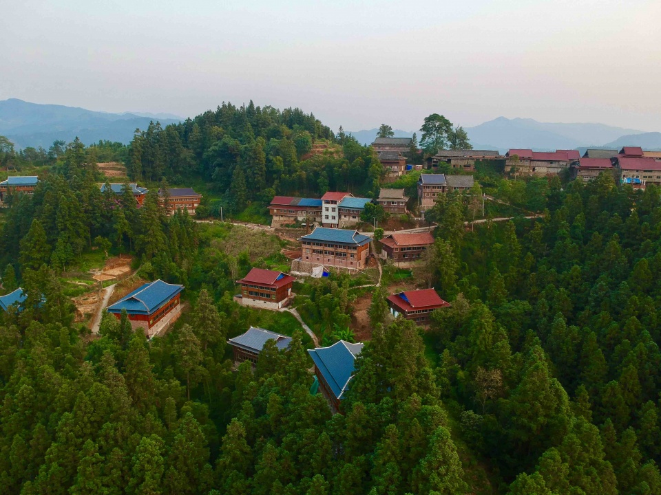 走进广西边远山区苗寨体验淳朴的苗家生活