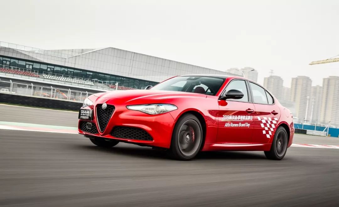 试驾新款阿尔法罗密欧giulia让我们来聊聊性价比