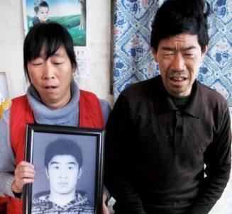曾代表国家战胜泰拳却不幸被黑拳打死在台上享年仅23岁