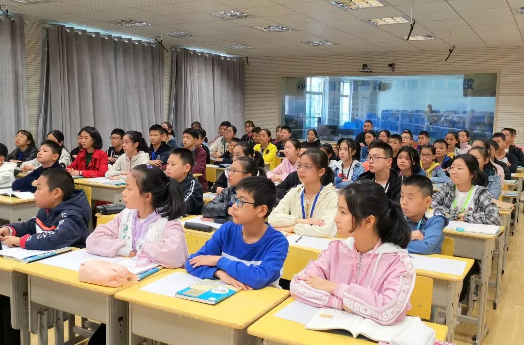 松滋市实验初中承办2019年松滋市初中青年教师数学"生本教育"课堂教学