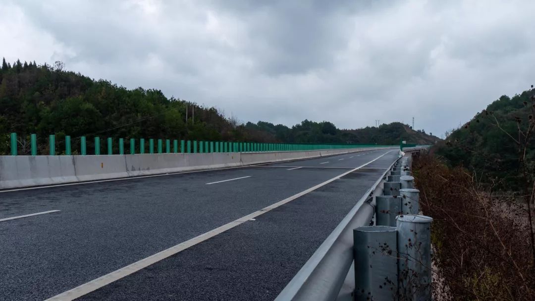 s50长芷高速怀化芷江段全线建成