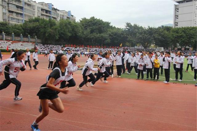 四川省邻水实验学校举办2019中学生田径运动会(图5)