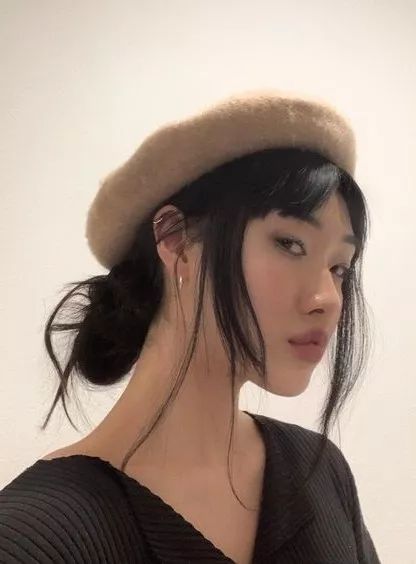 贝雷帽渣女大波浪超显脸小