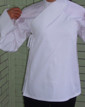 孝衣你会穿吗美女教你穿孝衣