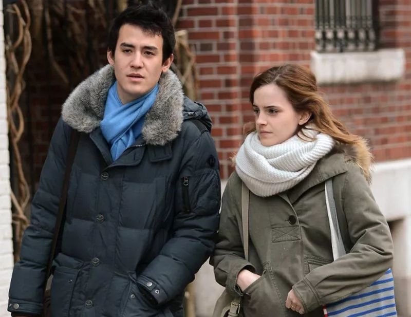 金融家等都是在艾玛的前男友职业名单里,还有传闻说,哈里王子之前