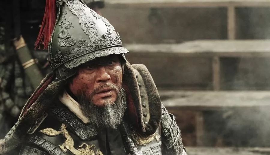 《三国》的朋友,估计会对这幅场面有一定的熟悉感:这不就是当年的典韦