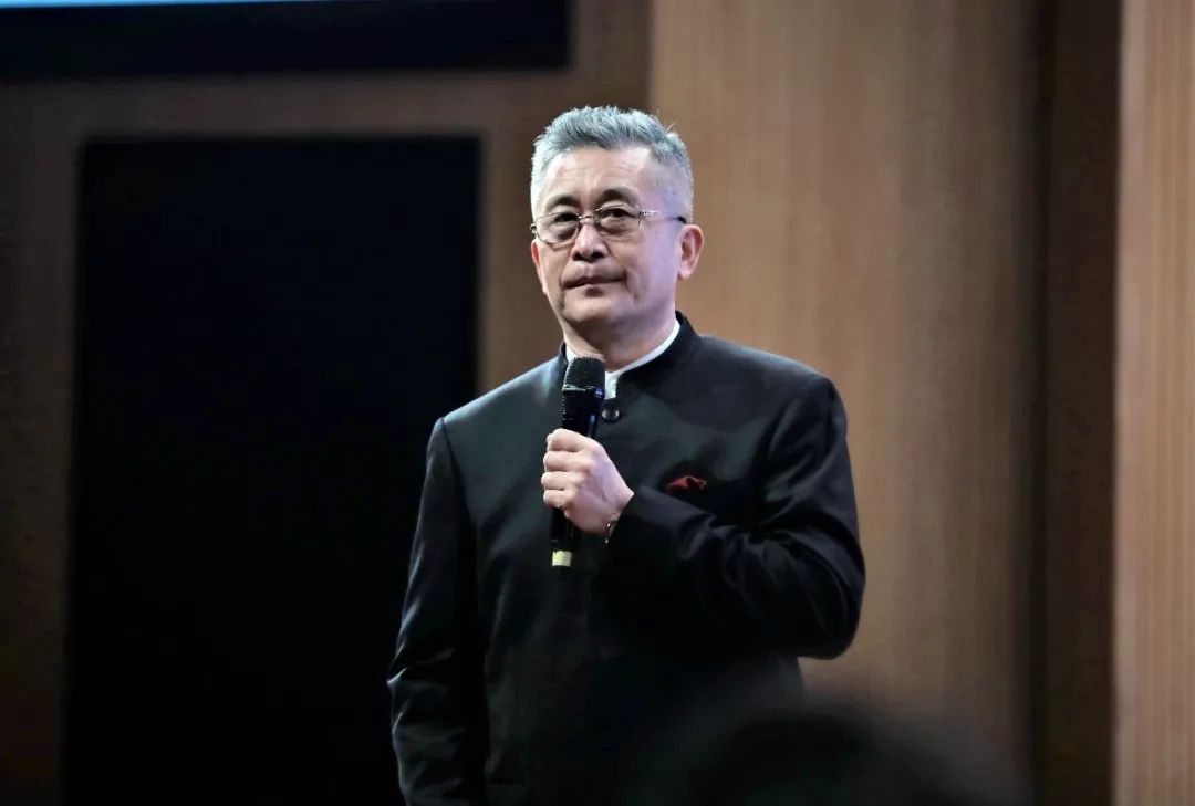 当晚,于海老师又马不停蹄地来到上海交通大学闵行校区,携手该校管乐团