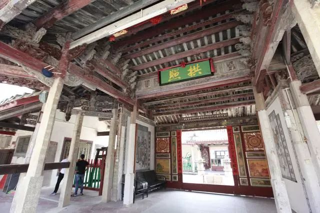 三饒城隍廟廟宇之大,品級和某些建築規格之高,都為潮汕地區古建築所