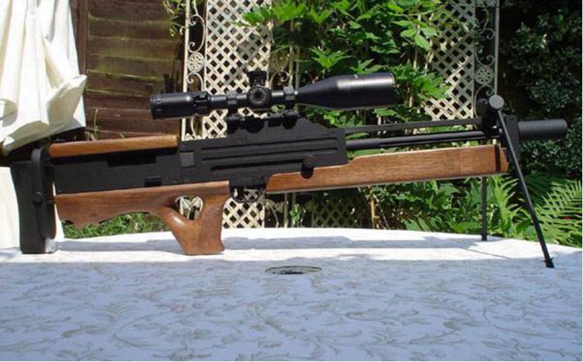 然而虽然wa2000狙击步枪使用的是半自动的结构,全长不足一米,但它在