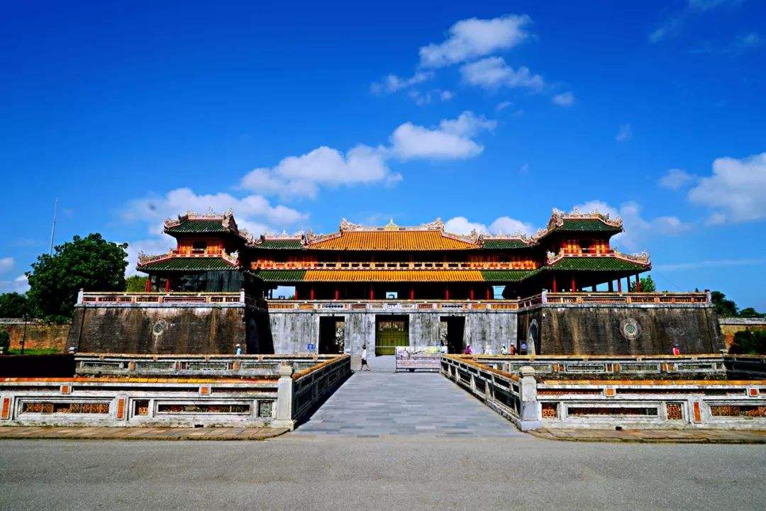 越南一座深受游客欢迎的皇城,风格模仿中国故宫,门票只收23元