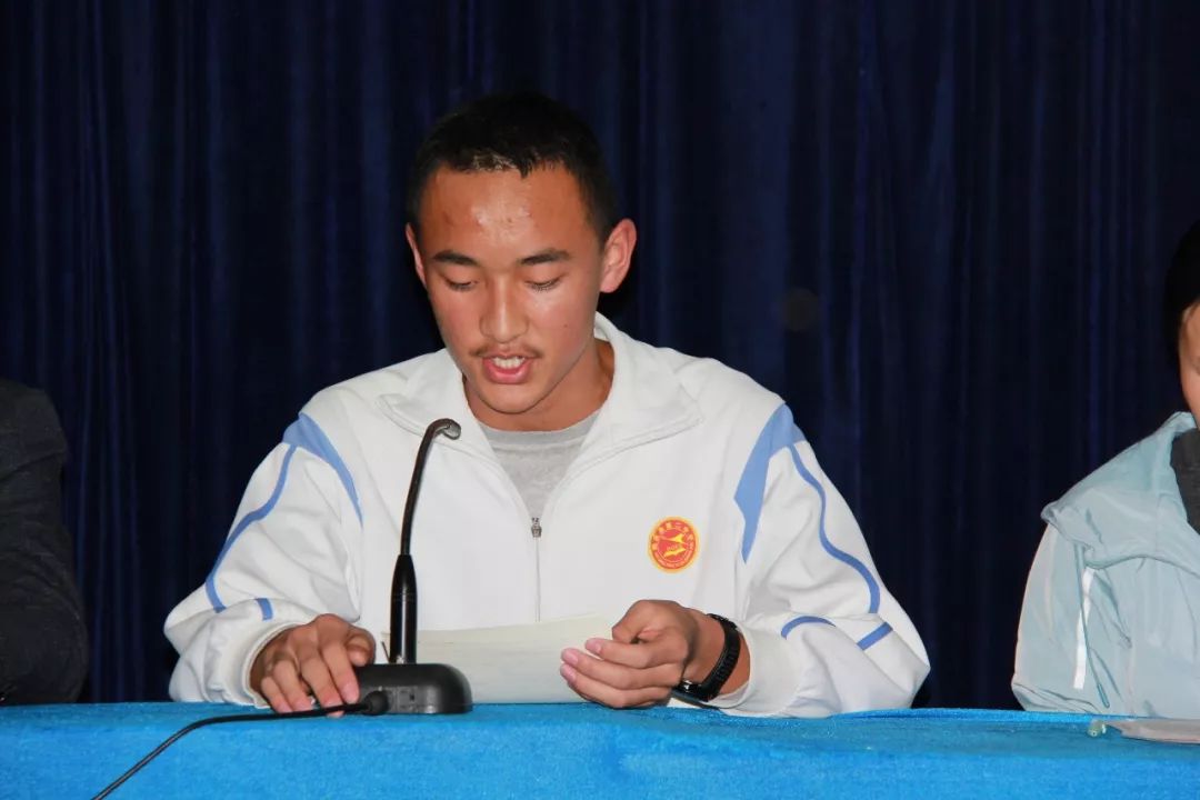 鹤庆二中以这样的方式为初三学子打气