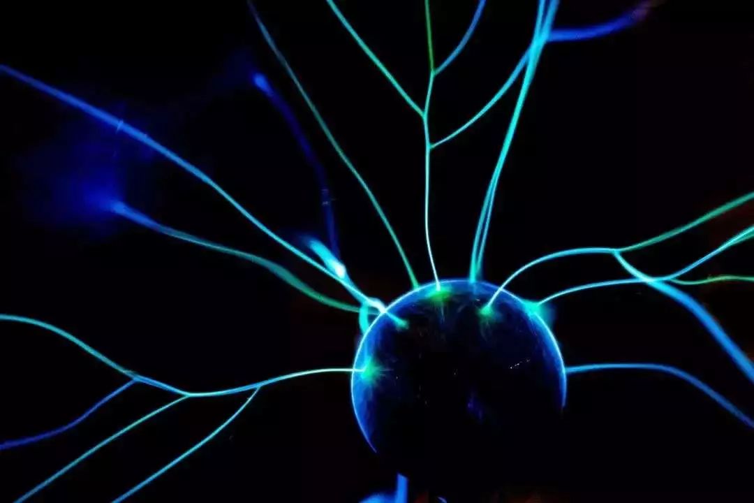 人员设计合成了一种新型纳米发光材料——二氢硫辛酸为配体的金纳米簇