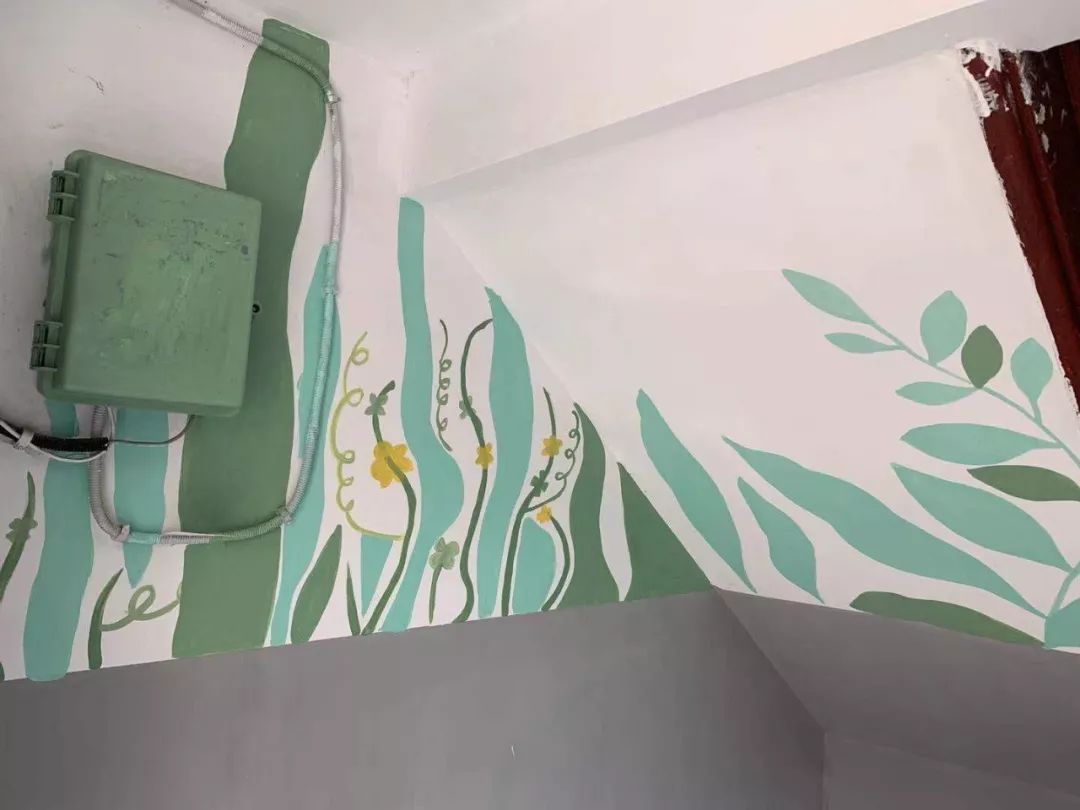 一群人在普陀这些楼道里涂鸦居民竟然还夸他们