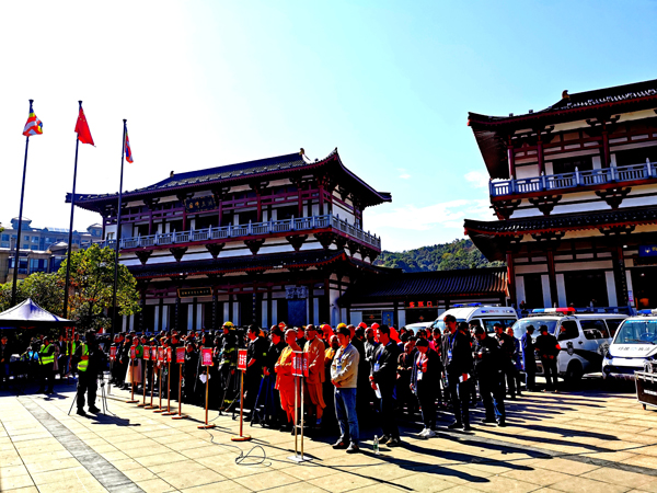 岳阳圣安寺内举行2019大型消防演习活动