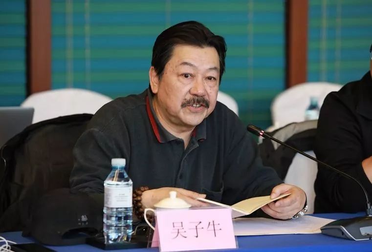 《希望的大地》导演吴子牛表示为了寻找切入角度和突破口,拍出该剧的