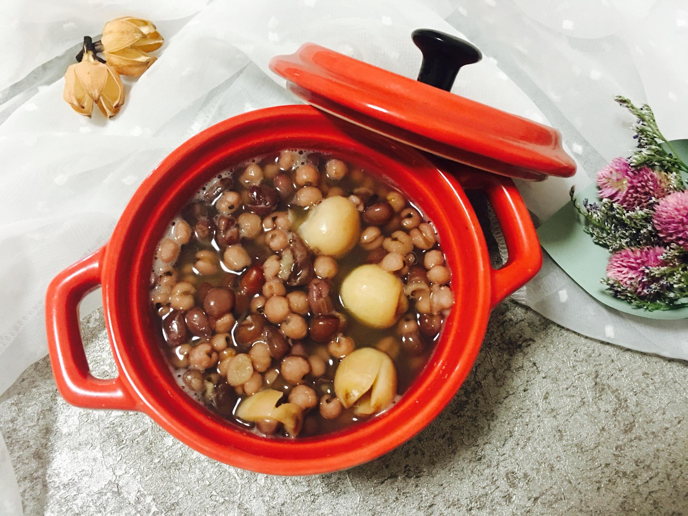 火大湿气重,熬碗薏仁红豆粥来喝,祛湿降火效果看得见