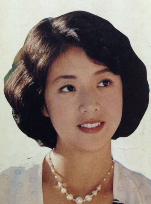 她是"白龙马"的前妻,为了事业终身不孕,二婚嫁给老外再获幸福_殷新