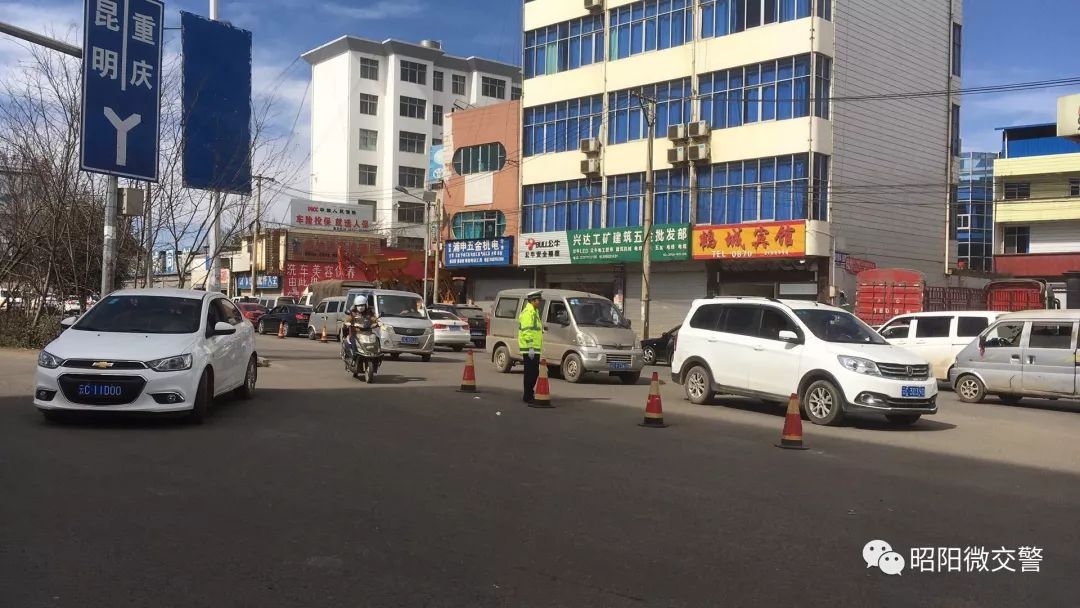 珠泉路金土水果批发市场路段交通拥堵预警通报
